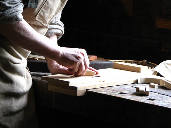 Nuestra <strong>carpintería de madera en  Hiruela (La)</strong> es una empresa de <strong>herencia familiar</strong>, por lo que  contamos con gran <strong>experiencia </strong>en la profesión.